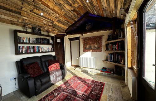 Coed Y Ddraig - themed 3 bedroom cottage, with bar & pool table - Photo 44