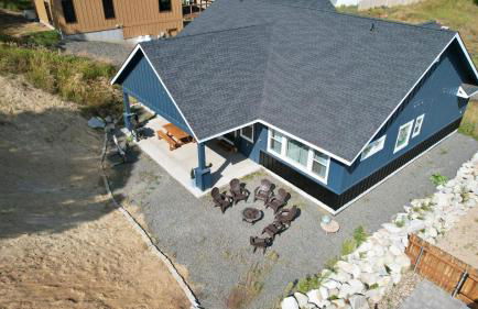 New Mountain Bluebird - walk to lake, golf, and town - game rm - family friendly - sleeps 14 - Photo 36