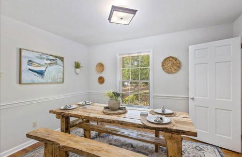 5BR Woodland Retreat on 7 Acres with a Pond - Foto 44