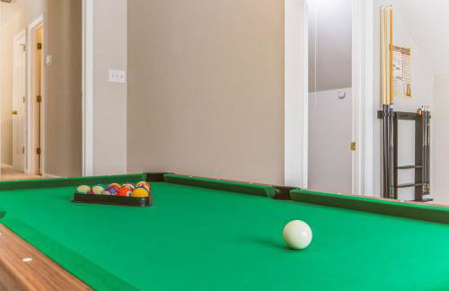 Country Haven - Hot Tub & Pool! Game Room, King Beds, Mins 2 dwtn - Foto 47