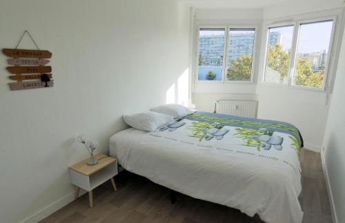 37m2 lumineux face gare SNCF, WIFI, NETFLIX, café et thé offerts - Foto 7