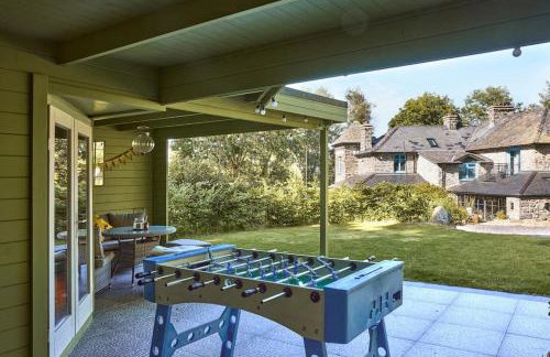 Ty Pandy Eclectic Luxury Family cottage Sleeps 8 adults and 2 children - Photo 29