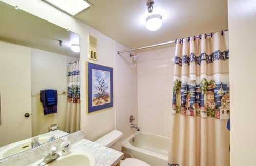 Walk to Madeira Beach Coastal Condo with Balcony - Photo 16