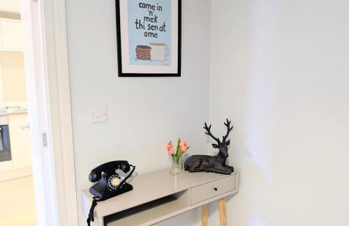 Compton Apartment with free parking - Photo 5