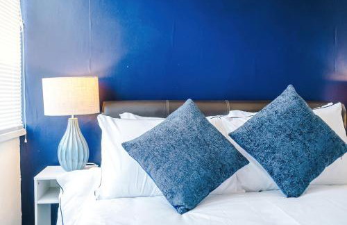 Charming 2 Bed House, Sleeps 6, Free parking, Contractors welcome - Foto 20