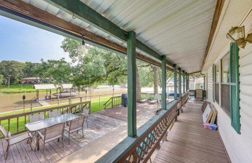 Lakefront Gun Barrel City Home with Dock and Deck - Foto 25