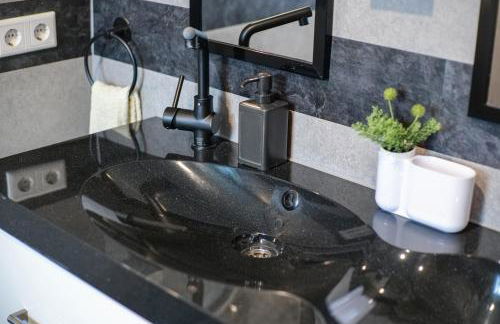 Modern mitten in der Stadt und doch sehr ruhig 2 Minuten zu Therme - Foto 21