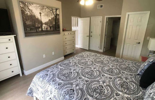 Beautiful Remodeled Private Pool Home - Foto 6