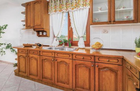 3 Bedroom Cozy Apartment In Nedescina - Foto 16