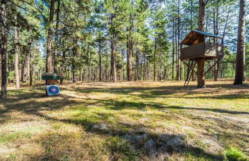 Luxury Retreat with Hot Tub Fire Pit & Forest Views - Foto 56
