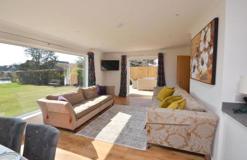 Coots - beautiful property in the heart of Wroxham sits on the waterside - Photo 2