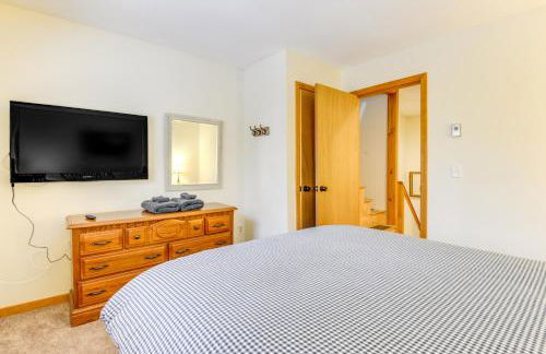 3 min to Mt Snow with FREE Shuttle! Family-Size fun, Wood fireplace, 2 living rooms, Arcades - Foto 11