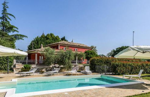 Gorgeous Home In Loc Avenale, Cingoli - Foto 1