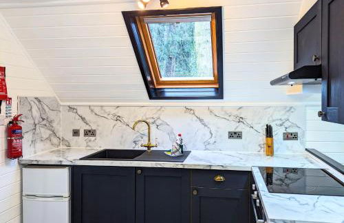 Danu 1A -Hot Tub-Perth-Pet Friendly-Luxury-Romantic - Photo 10