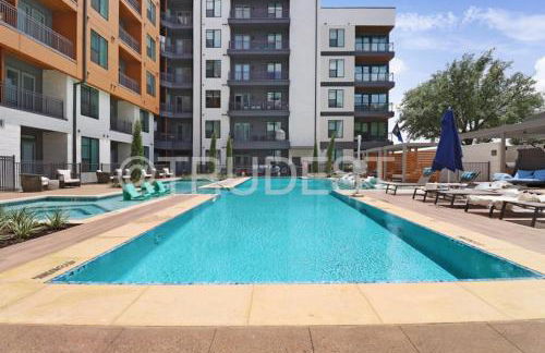 1BR Alongside Q2 and Domain With Pool, Gym and Free Parking - Foto 3
