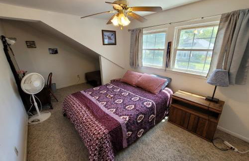 Oscoda Hilltop Haven - Great Location near Beach! - Foto 38