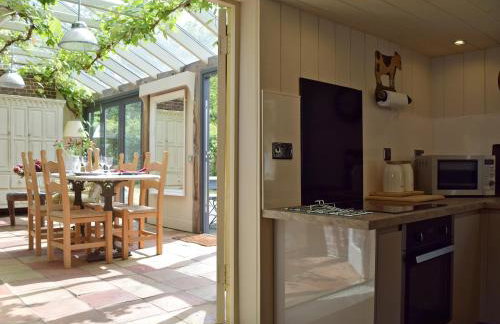 Swallows Nest - Photo 9