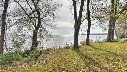 Charming Neenah House with Porch on Lake Winnebago! - Foto 2
