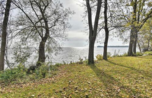 Charming Neenah House with Porch on Lake Winnebago! - Foto 2