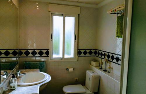 At the center & very close to the Paseo beach, with double garage, renovated and fully equipped apartment - Photo 45