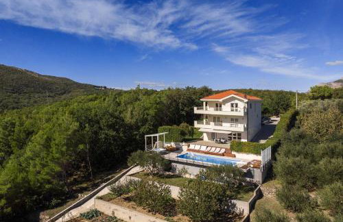 Luxury Villa Lovric with private heated pool, Jacuzzi, Sauna and private tavern - Foto 112