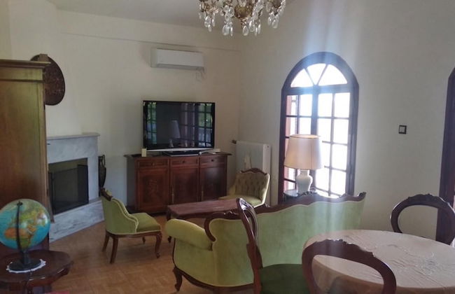 Enjoy Seclusion at Peaceful Mountain Apartment - Foto 10