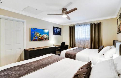 Sensational 5BR Villa Heated Pool near Hard Rock - Foto 33