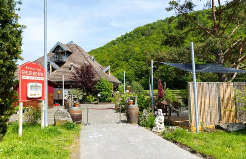 5 Sterne Ferienhaus Tommy mit Kamin, Seeblick und großer Terrasse - Foto 27