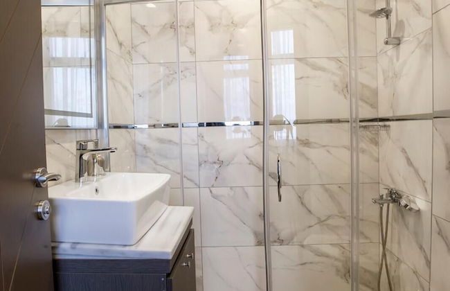 La Vie Suit Hotel - Photo 24