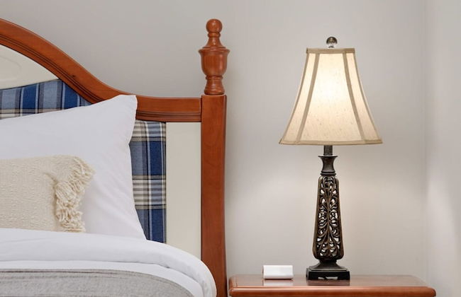 Stunning 3 Bedroom Secondary Suite N Van - Photo 45