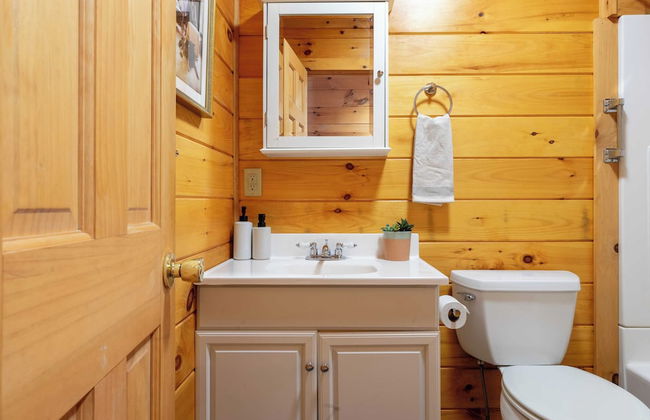 Secluded w/ Deck Views, Hot Tub, & Ping Pong Hudson in the Berks by Avantstay - Foto 29