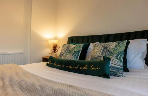 High End Contractor Apartment - 5 Separate Beds - Free Parking - Foto 11