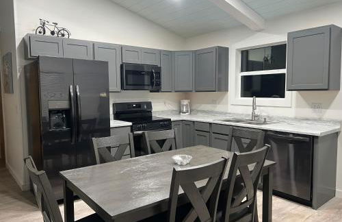 Stay, play and relax in Ohiopyle, PA, Hot tub, Pool table, next to the GAP trail in Ohiopyle, PA - Foto 24