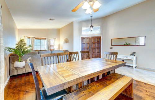 Pool and Hot Tub Home Near Peoria Sports Complex! - Foto 7