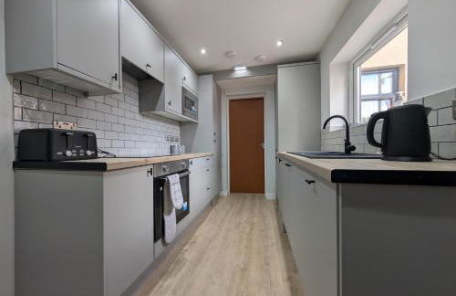 Numero Uno Ensuite 3BR Flat Hot Tub Wifi Parking Contractor and Group Friendly - Foto 6