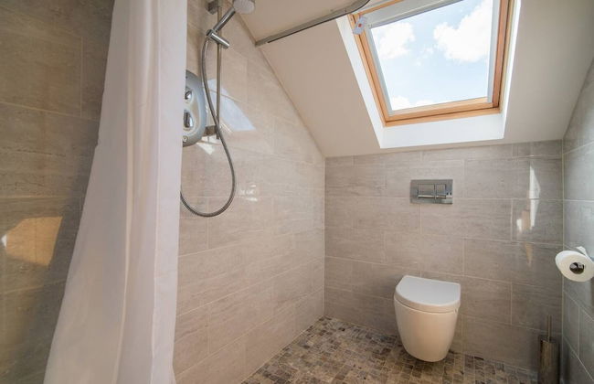 Super Spacious Barn Conversion With Free Wifi, Netflix Fireplace - Photo 20