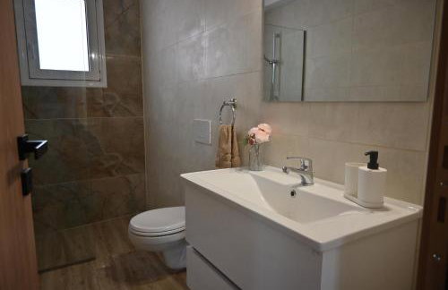 Mika's B luxury House near Faliraki - Photo 27