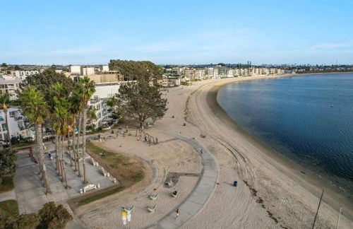 Bay View Dream - Steps to Bay, Rooftop Patio & AC - Foto 79