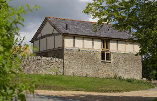 The Timber Barn - Photo 2