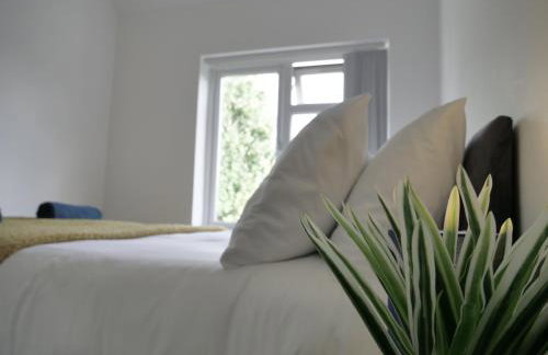 Three bed house in Wolverhampton - Photo 13