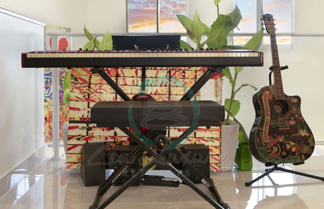 Lux Beachfront PH Office Pool Skyline Views - Foto 18