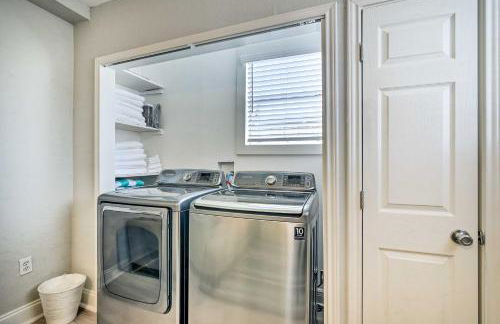 about 1 Mi to Pier and Beaches! Family Home in Galveston - Foto 21