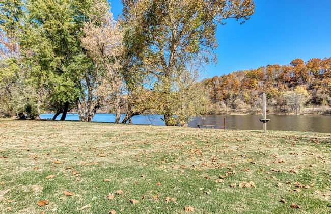 New River 3BR - Fishing, Kayaking, Hot tub, VT Game Weekends - Photo 26