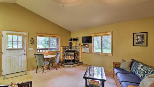 Trego Cabin with Mountain Views and Lake Access! - Foto 4