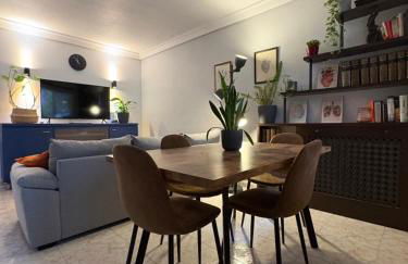 Acogedor apartamento y parking - Foto 1