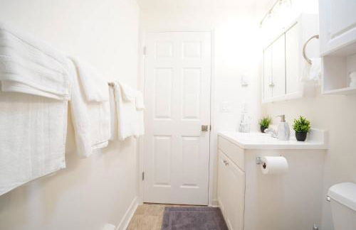 Cozy 2B1B 1 King 1 Queen• Remodeled• Wifi• Parking - Foto 25