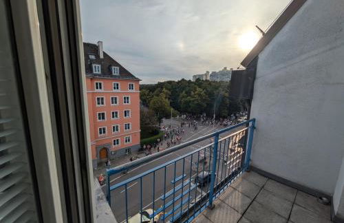 Munich Large Apartment 145 qm and 5 Bedrooms with Roof Terrace in centrally located 1 to 14 Guests - Foto 10