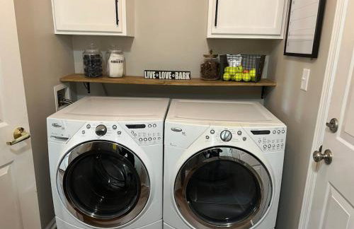 Luxurious Grand Park Family Home with Game Room and XBox - Foto 37