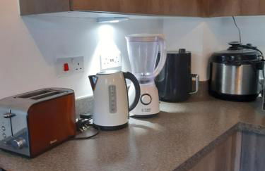 3 Bed House - Sleeps 4 - Parking - Wifi - Foto 7