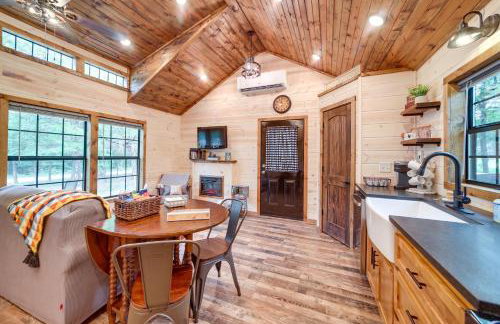 McAlester Vacation Rental with Private Hot Tub - Foto 2